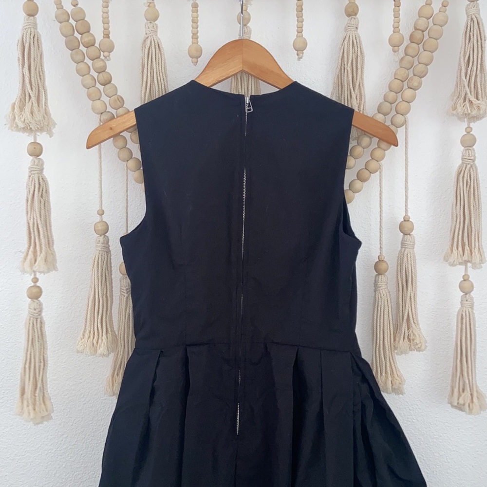 Gap black sleeveless poplin dress zip up pleated style with bike punch design 2 - Picture 9 of 14